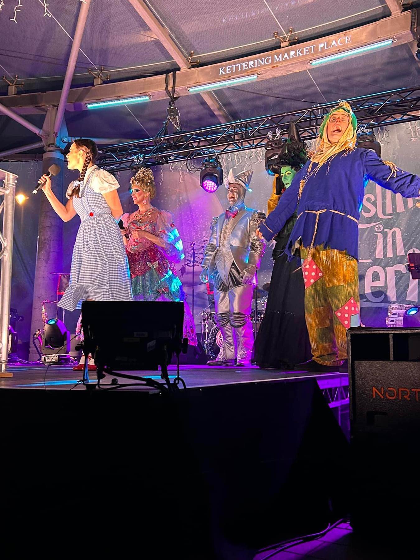 Kettering , northampton, christmas lights , christmas lights in kettering  , northampton , cannock sound hire , stage men , sound hire , stage hire ,