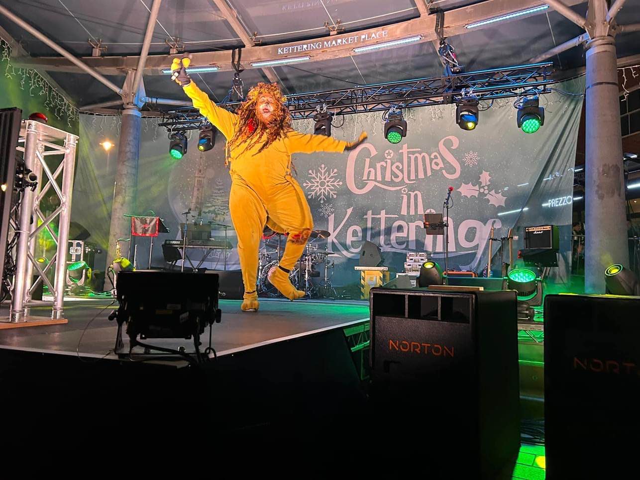 Kettering , northampton, christmas lights , christmas lights in kettering  , northampton , cannock sound hire , stage men , sound hire , stage hire ,