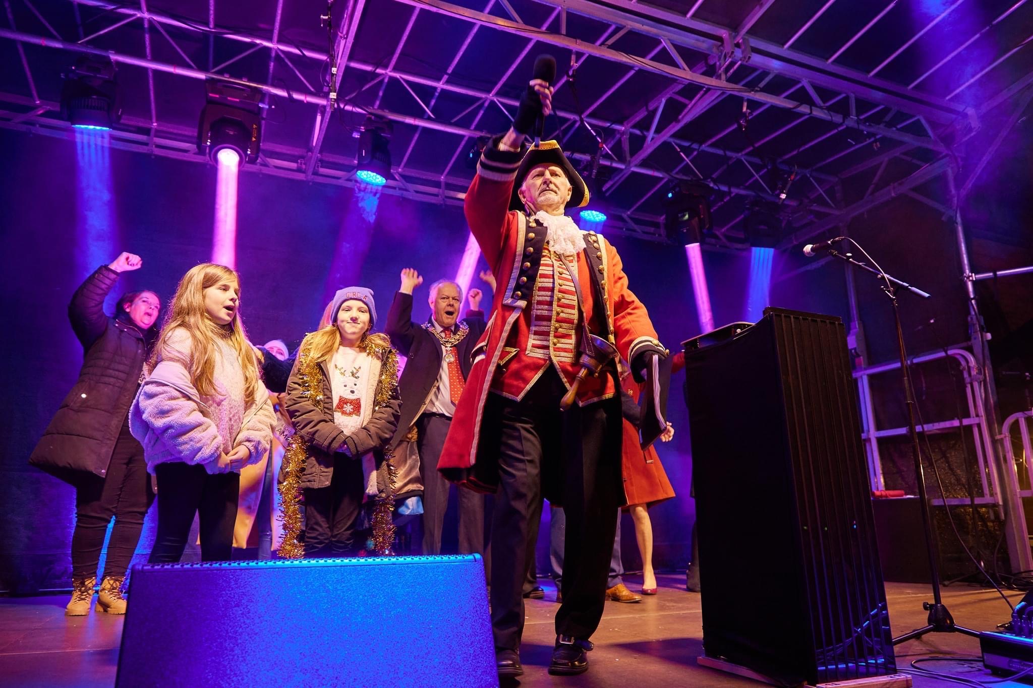 lichfield , lichfield christmas 2022 , lichfield lights , lichfield christmas lights , lichfield free concert , stage men , cannock sound hire ,