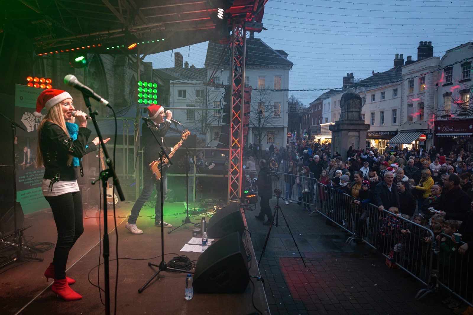 Lichfield christmas , lichfield lights , lichfield switch on , lichfield 2019 , lichfield news lichfield concert , christmas shopping in lichfield , lichfield opening hours , lichfield review , cannocksound , stage men , 