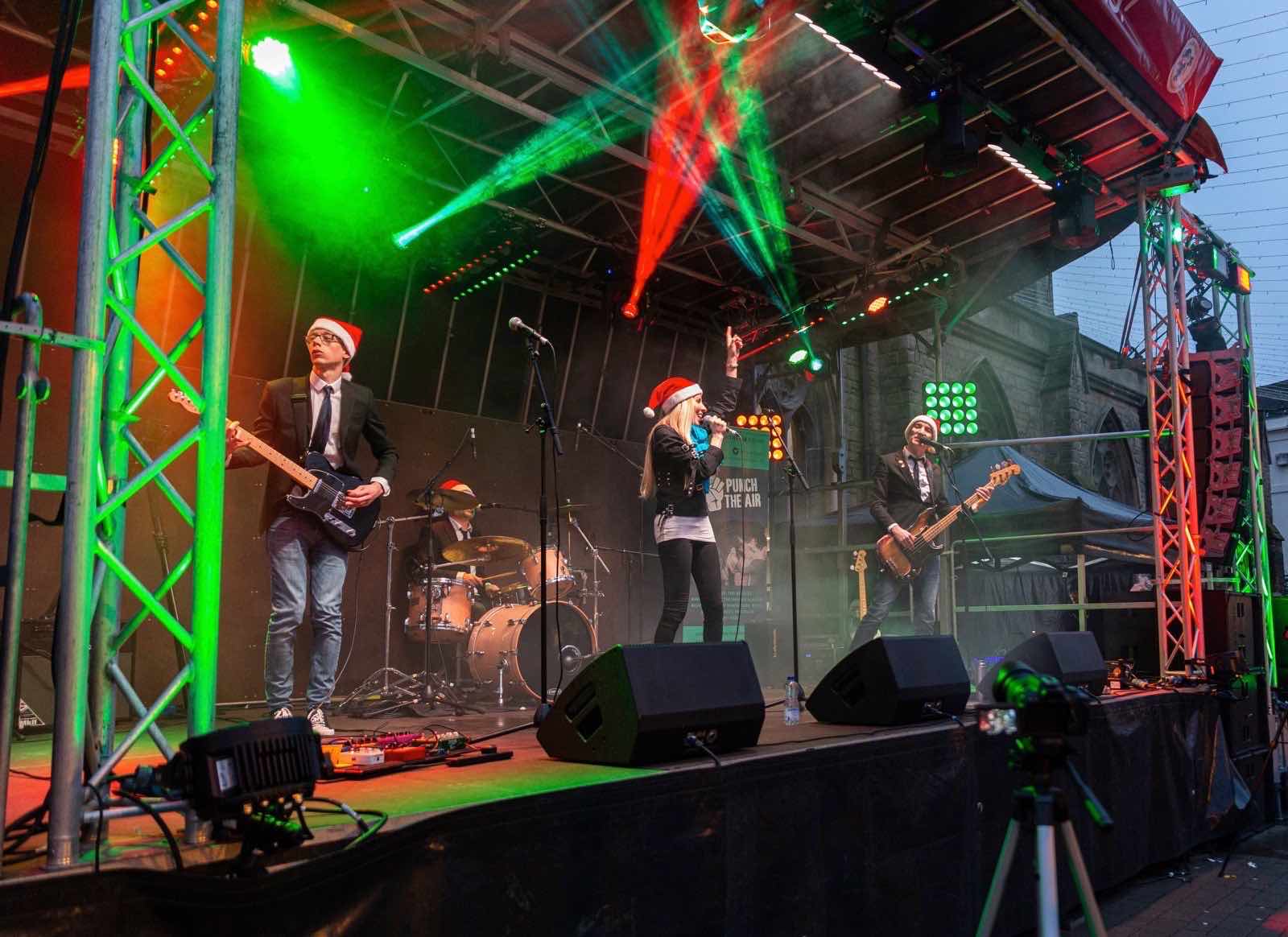 Lichfield christmas , lichfield lights , lichfield switch on , lichfield 2019 , lichfield news lichfield concert , christmas shopping in lichfield , lichfield opening hours , lichfield review , cannocksound , stage men , 