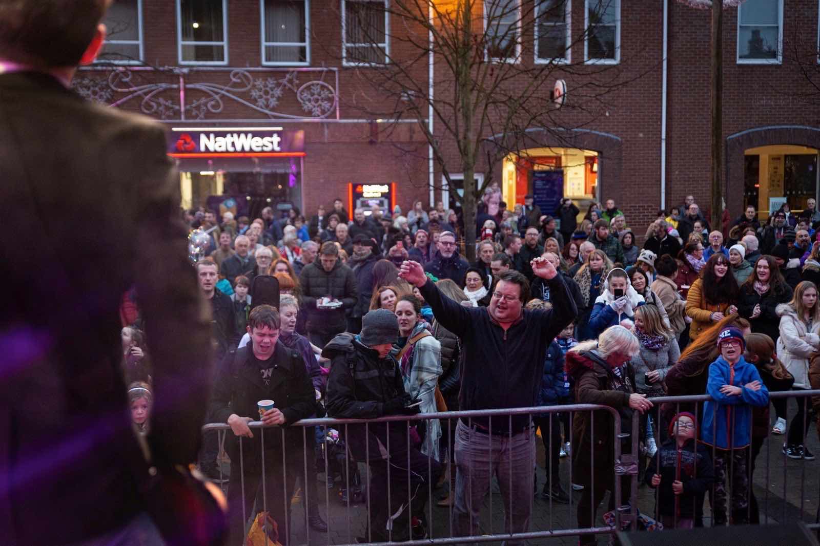 Lichfield christmas , lichfield lights , lichfield switch on , lichfield 2019 , lichfield news lichfield concert , christmas shopping in lichfield , lichfield opening hours , lichfield review , cannocksound , stage men , 