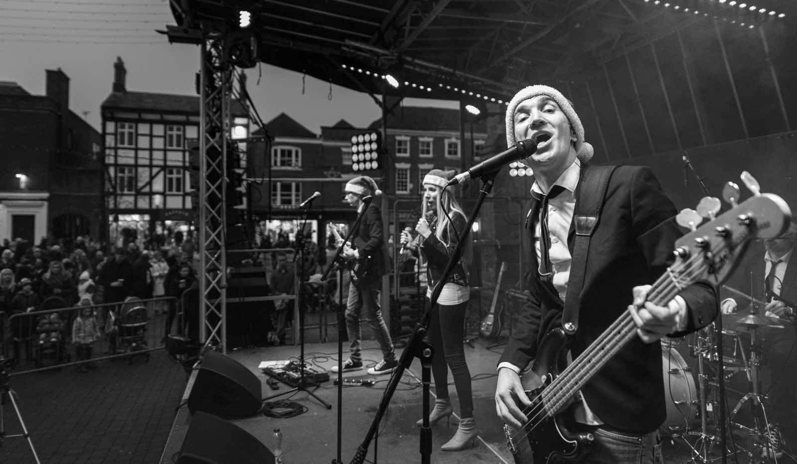 Lichfield christmas , lichfield lights , lichfield switch on , lichfield 2019 , lichfield news lichfield concert , christmas shopping in lichfield , lichfield opening hours , lichfield review , cannocksound , stage men , 