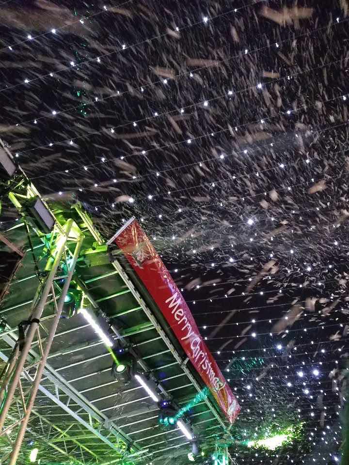 Lichfield christmas , lichfield lights , lichfield switch on , lichfield 2019 , lichfield news lichfield concert , christmas shopping in lichfield , lichfield opening hours , lichfield review , cannocksound , stage men , 