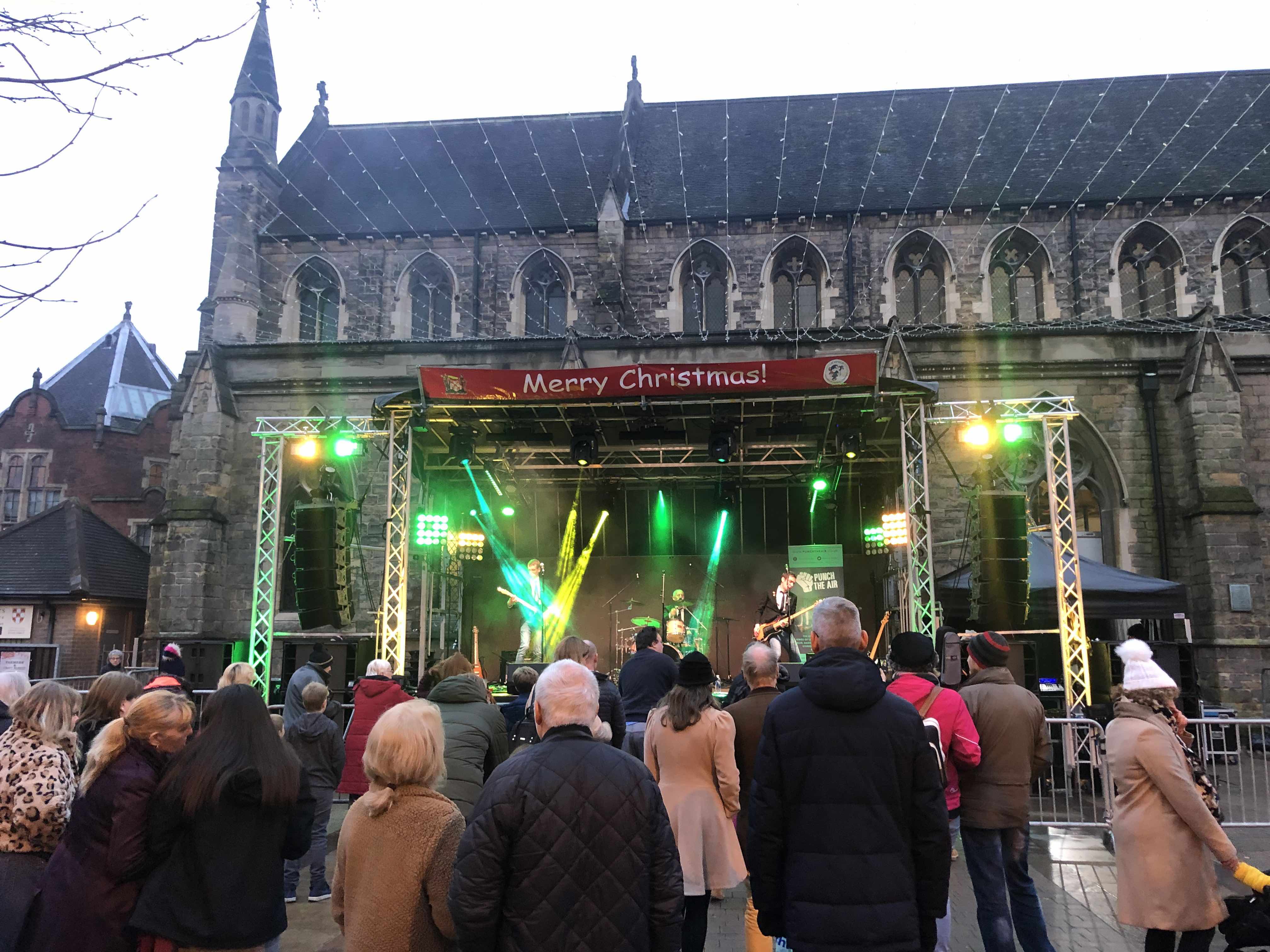 Lichfield christmas , lichfield lights , lichfield switch on , lichfield 2019 , lichfield news lichfield concert , christmas shopping in lichfield , lichfield opening hours , lichfield review , cannocksound , stage men , 