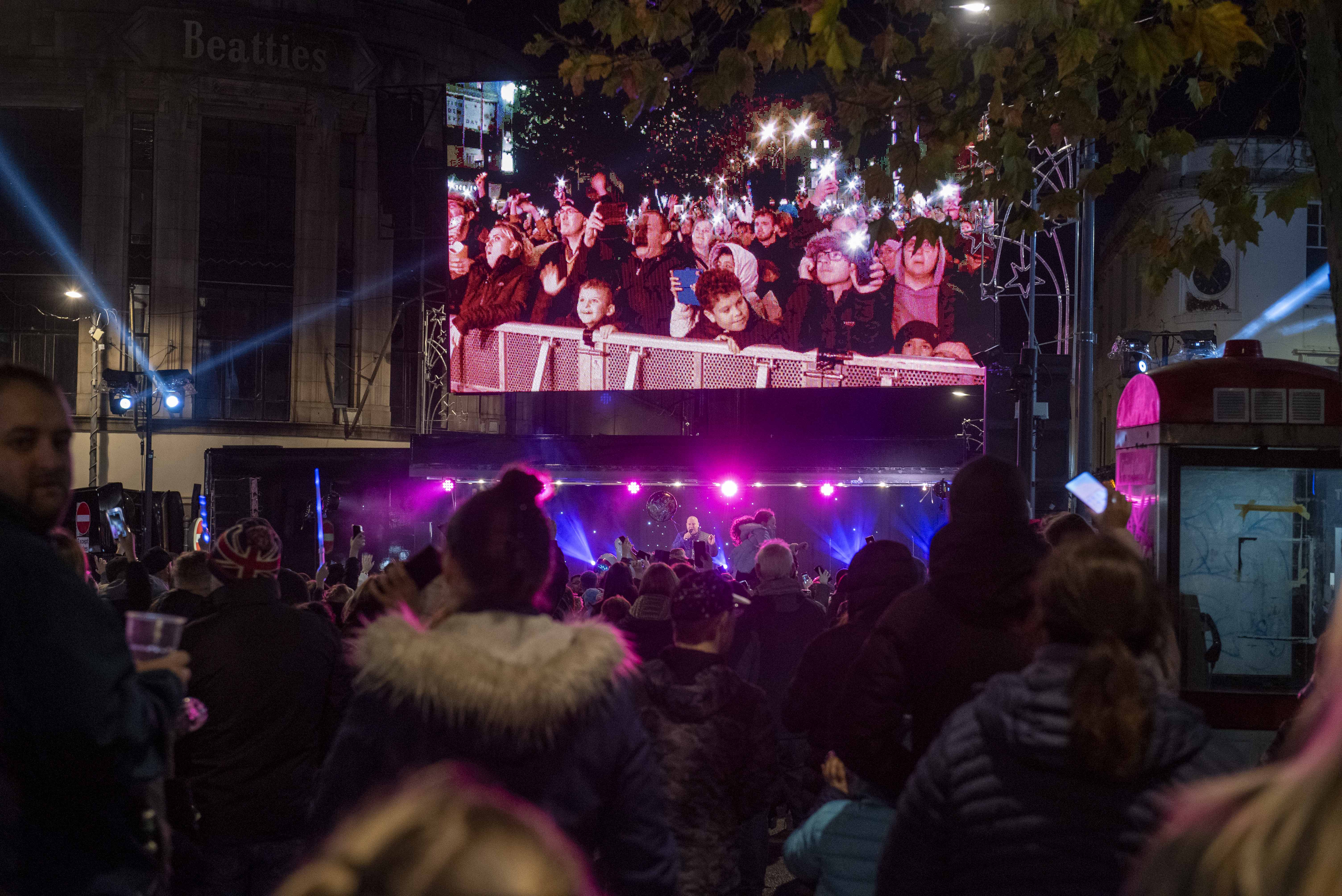 wolverhampton christmas , lights , christmas lights , stagemen , cannock sound , cannocksoundhire , cannock sound hire , norton audio , production ,